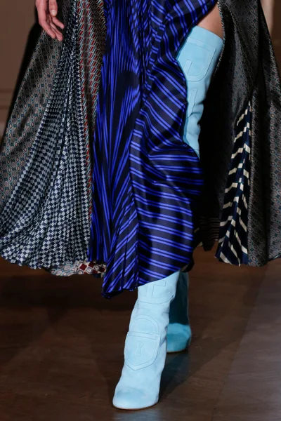 Look 50